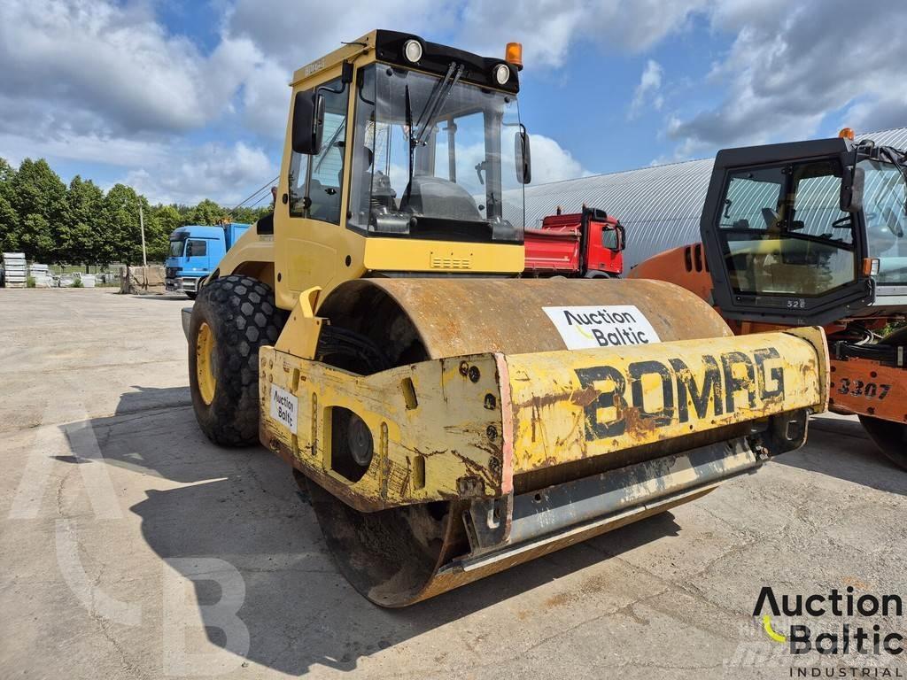 Bomag BW 211 D-4 Еднобарабанни ролки
