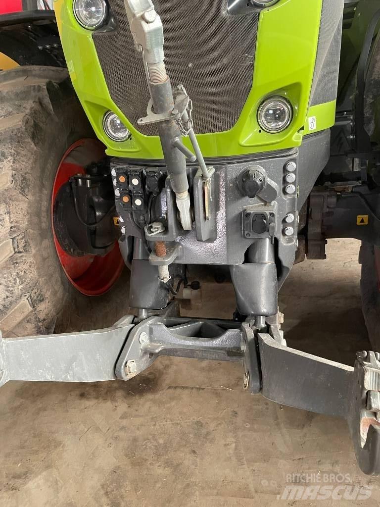CLAAS 960 Axion Трактори