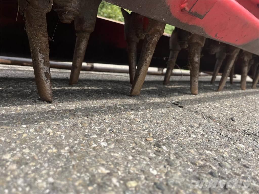 Lely 300-22 Брани и ротационни рали