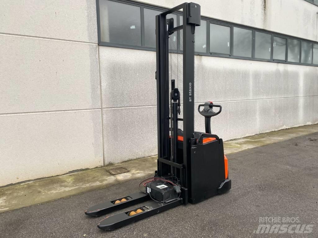 Toyota SWE160 Колички високоповдигачи с теглич