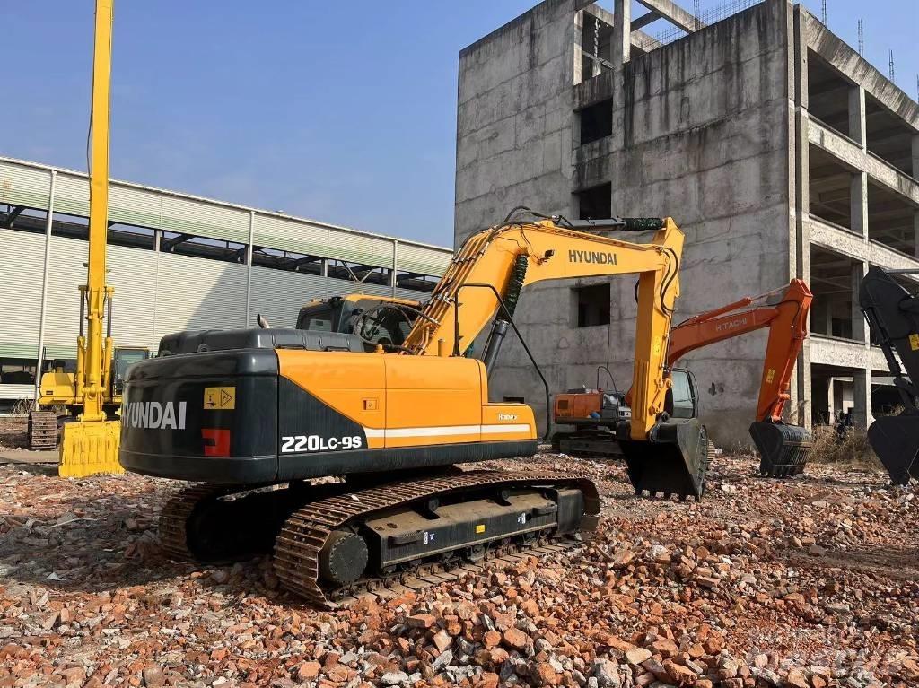Hyundai R220 Верижен екскаватор