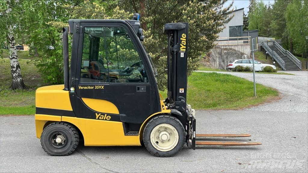 Yale GDP 35 VX Дизелови камиони