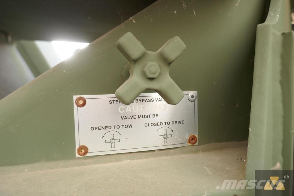 CASE M4K Ex-army Камиони за херавни местности