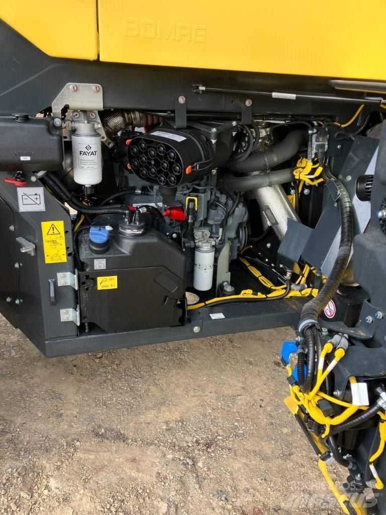 Bomag BW 174 APO-4v Двойни барабанни ролки
