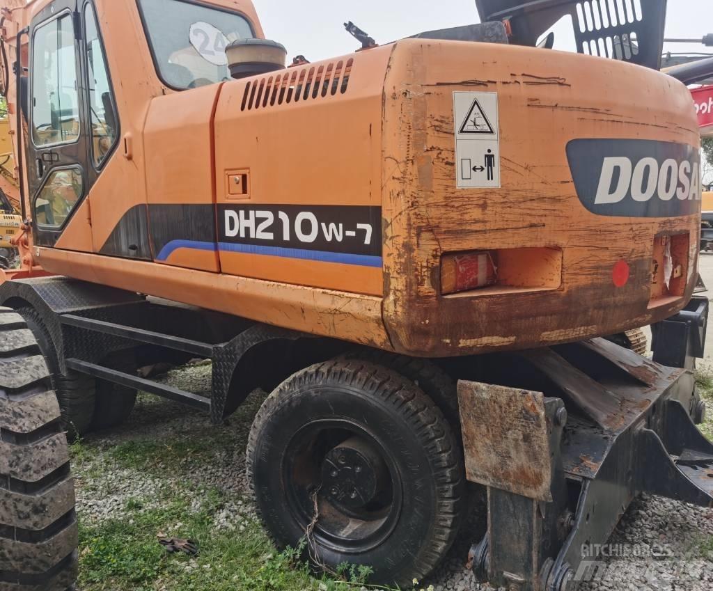 Doosan DH 210 W-7 Колесни екскаватори