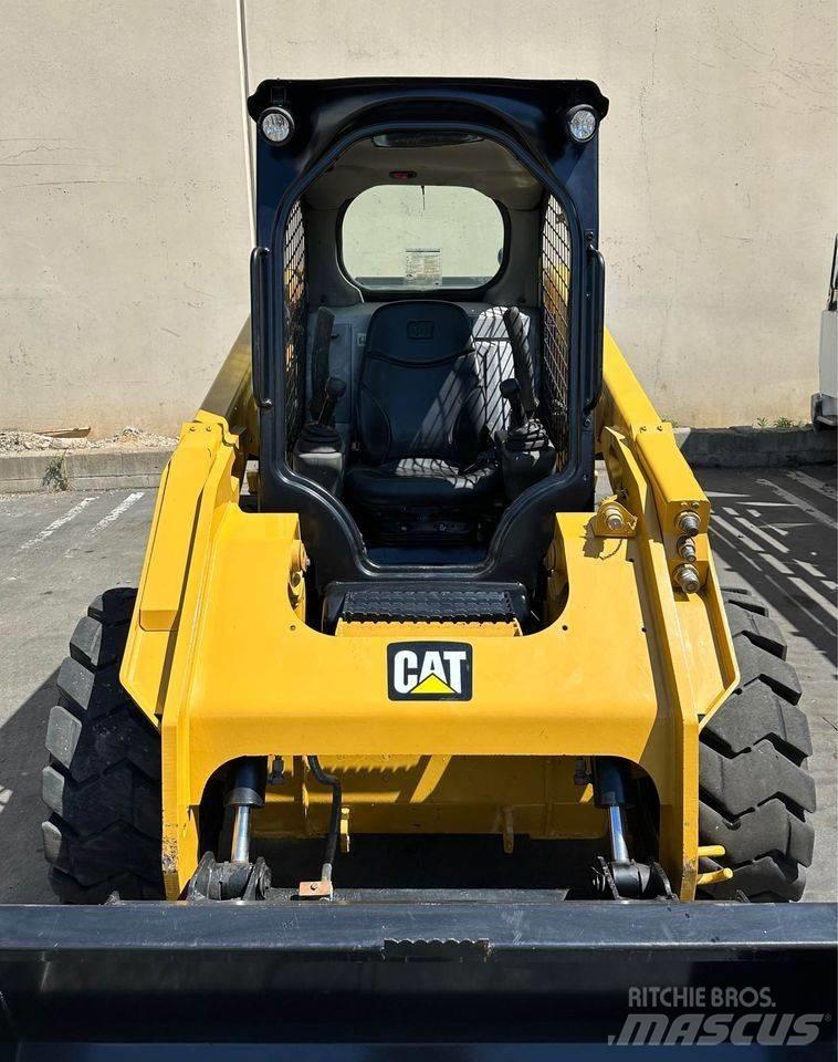 CAT 246 D Мини товарачи
