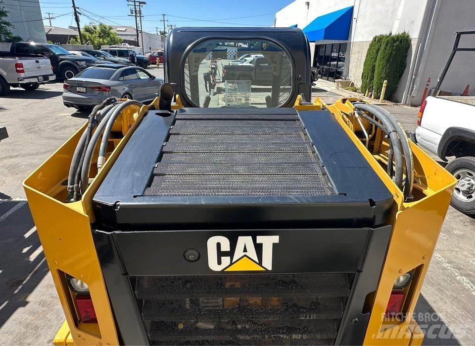 CAT 246 D Мини товарачи
