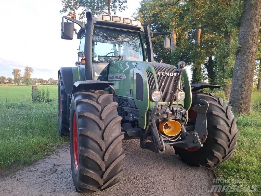 Fendt 712 Vario Трактори