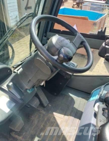 Toyota 02-8 FDF 30 Дизелови камиони