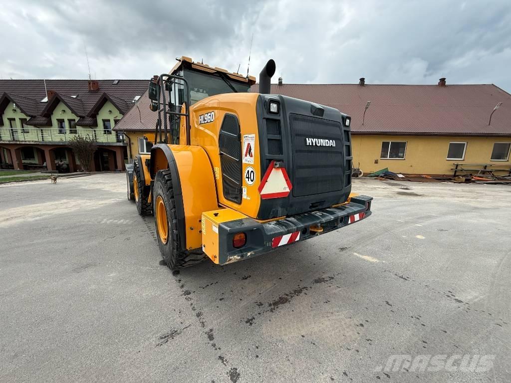 Hyundai HL 960 Колесни товарачи
