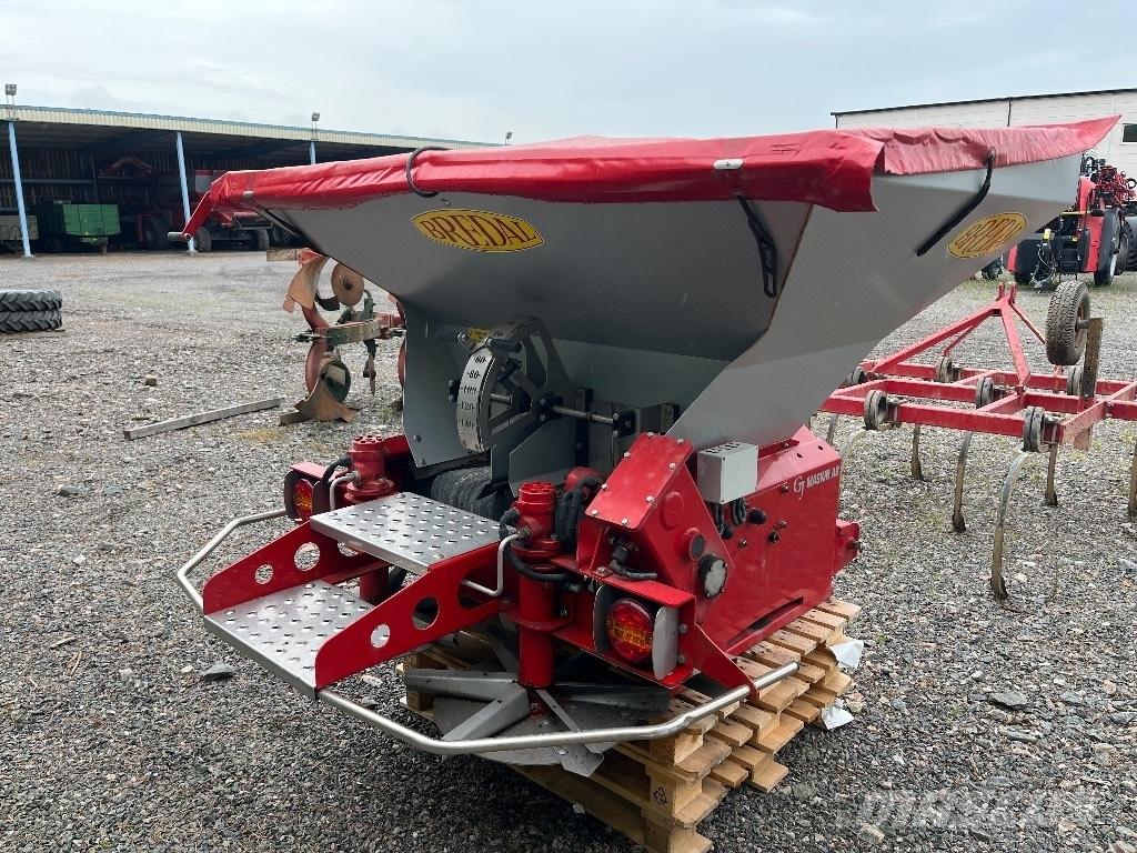 Bredal SGS 1500 Разстилачки на пясък и сол