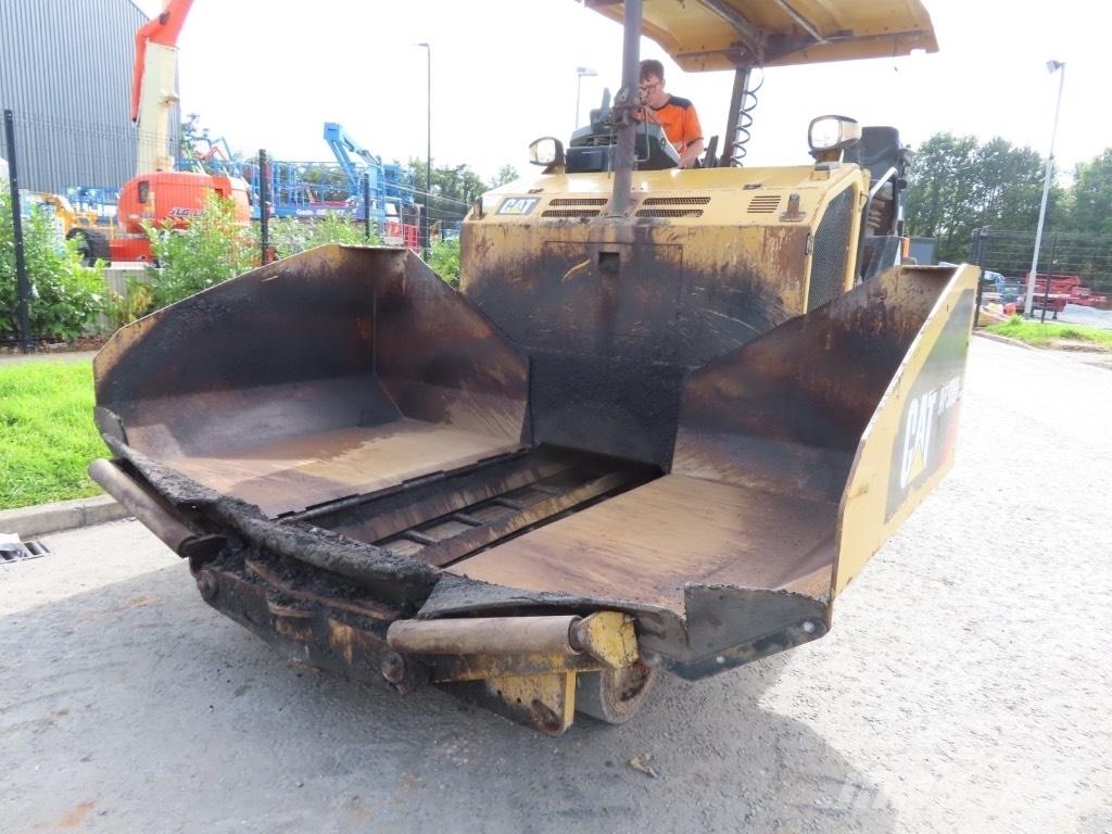 CAT AP 300 Машини за асфалт