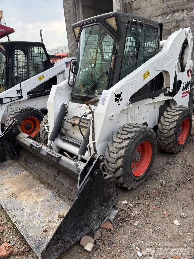 Bobcat S 300 Мини товарачи
