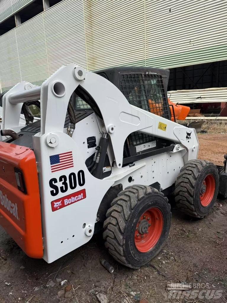 Bobcat S 300 Мини товарачи

