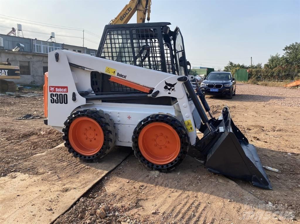Bobcat S 300 Мини товарачи
