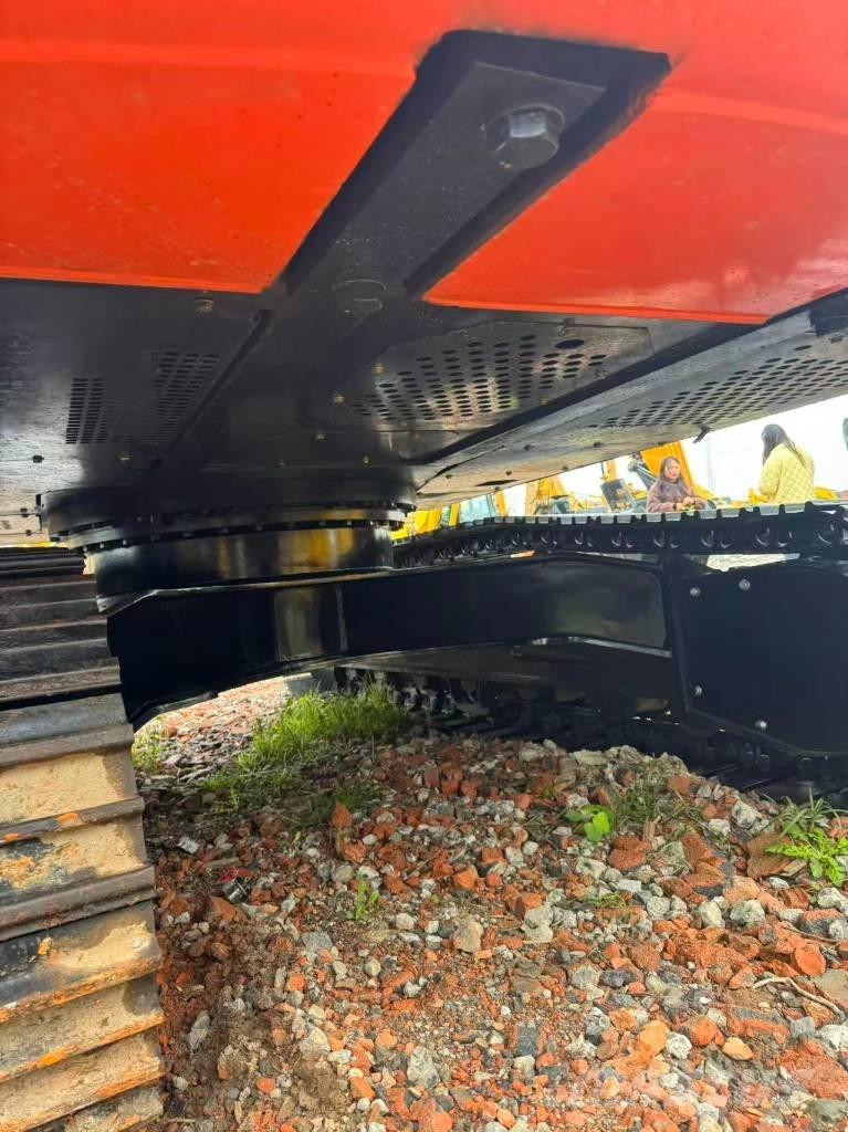 Hitachi ZX 200 Верижен екскаватор