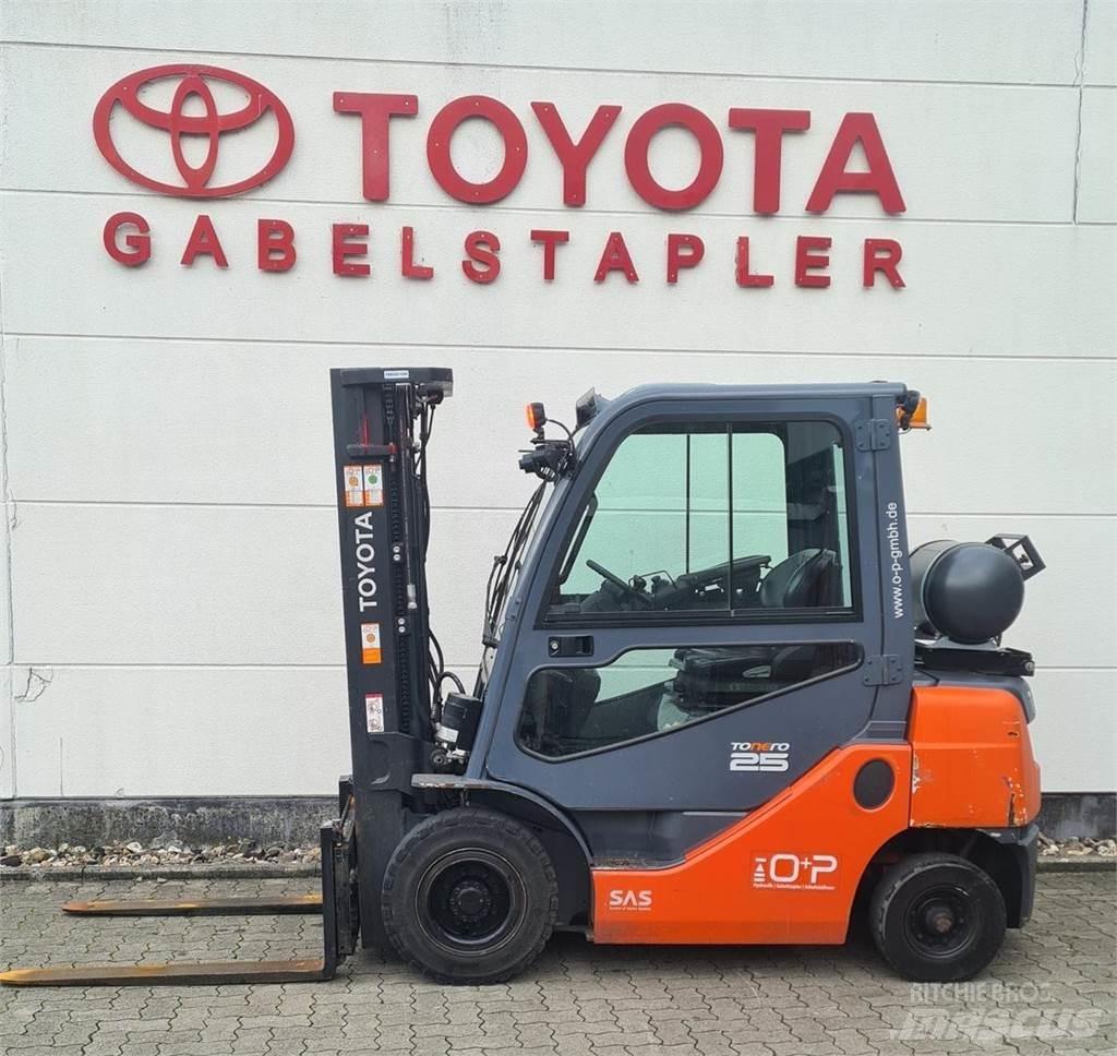 Toyota 02-8FGF25 Камиони с АГУ