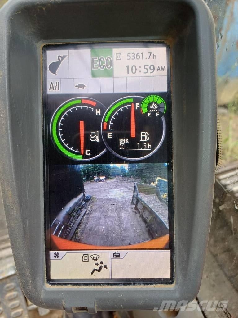 Hitachi ZX 135 US-6 Верижен екскаватор