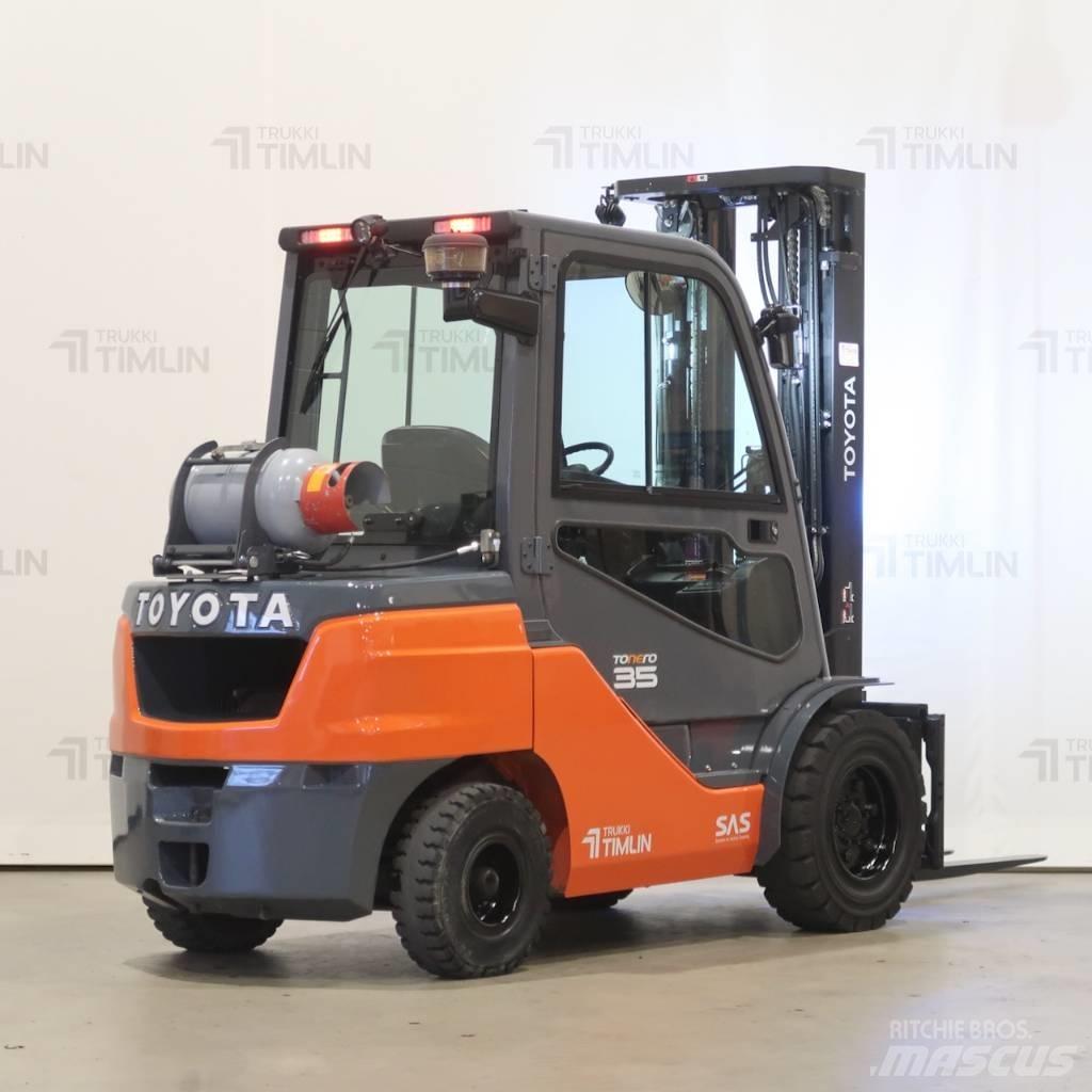 Toyota 02-8FGJF35 Камиони с АГУ