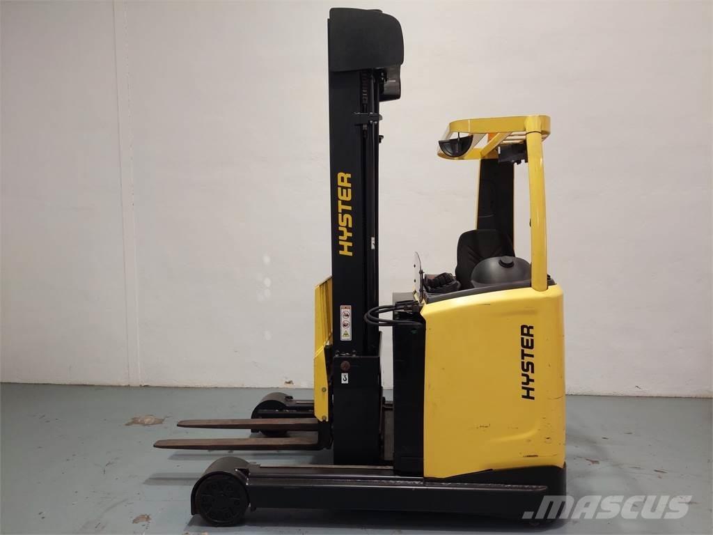 Hyster R 2 5 Ретрак/ Високоповдигач с изместване на вилката напред