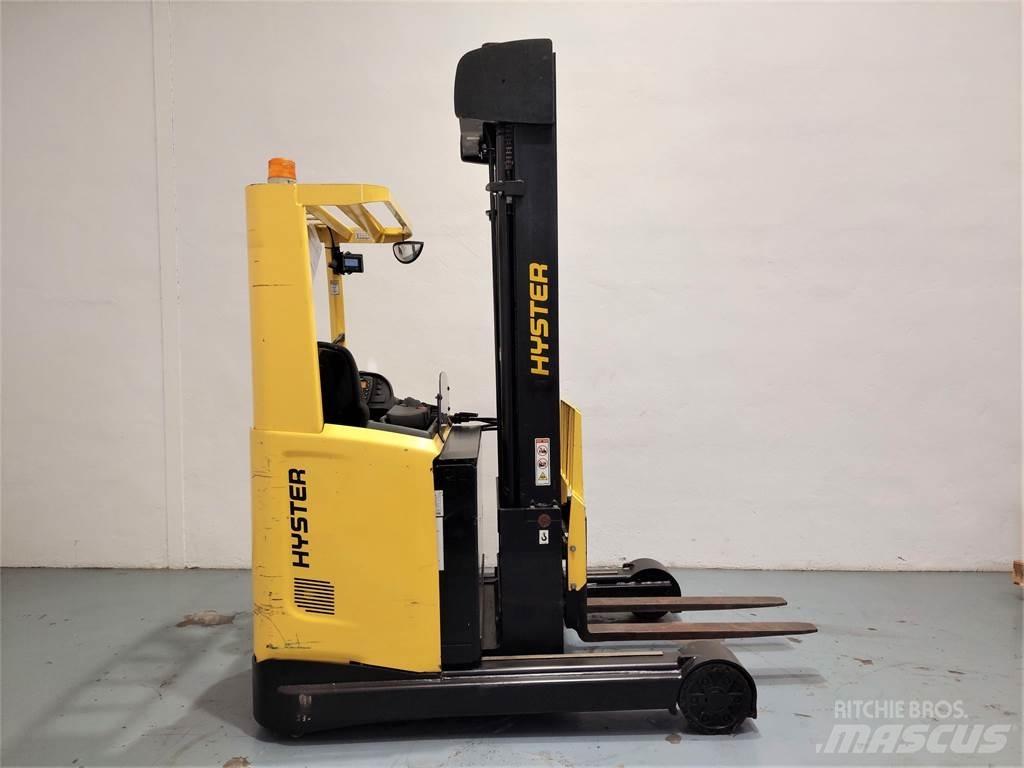 Hyster R 2 5 Ретрак/ Високоповдигач с изместване на вилката напред