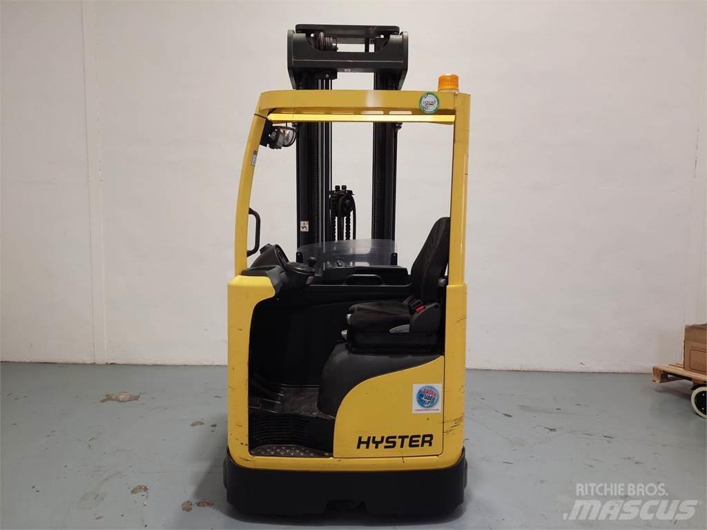 Hyster R 2 5 Ретрак/ Високоповдигач с изместване на вилката напред