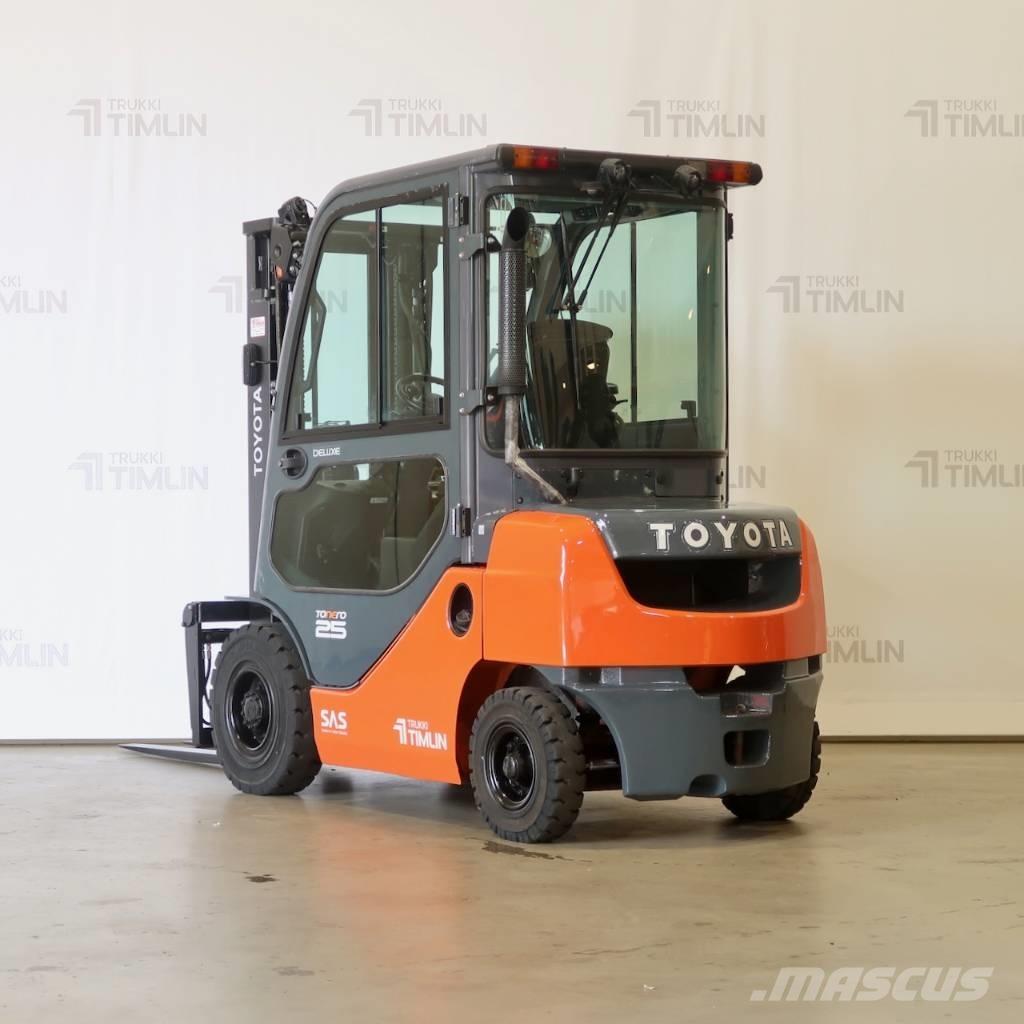Toyota 52-8FDF25 Дизелови камиони