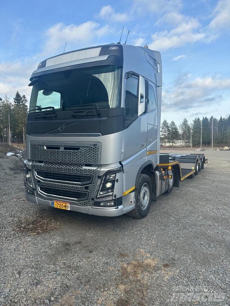 Volvo FH16 750 Камиони за превоз на горски машини
