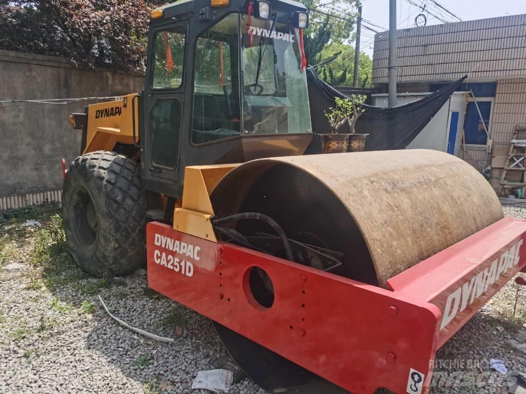 Dynapac CA 251 D Еднобарабанни ролки
