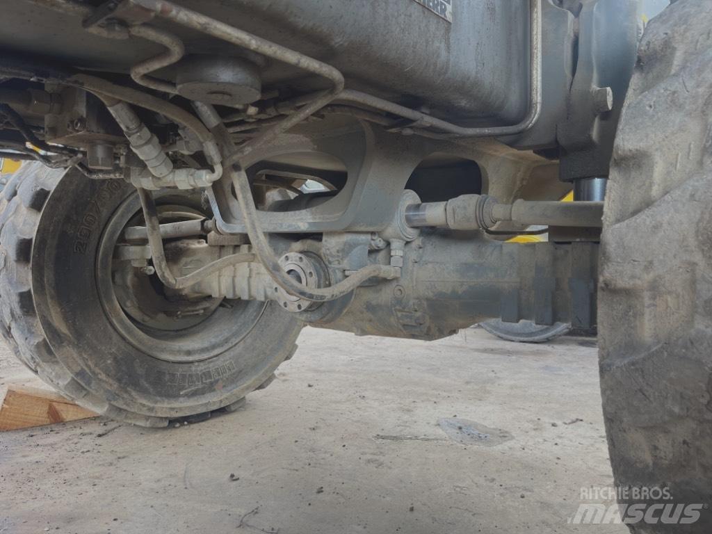 Liebherr A 910 Comp Оси
