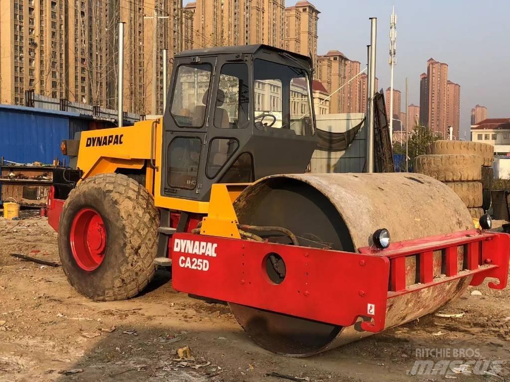Dynapac CA 25 D Еднобарабанни ролки

