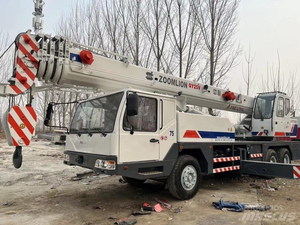Zoomlion QY25V Всъдеходни кранове