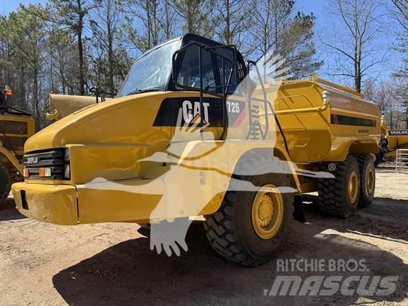 CAT 725 Цистерни за вода
