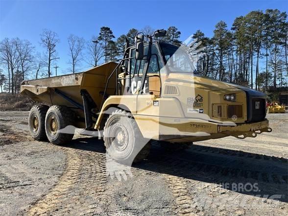 CAT 725C2 Дъмпери/моторни превозни средства