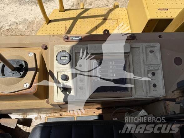 CAT 815B Еднобарабанни ролки
