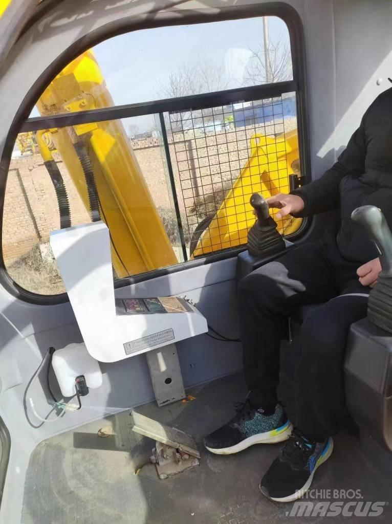 XCMG QY30T Всъдеходни кранове
