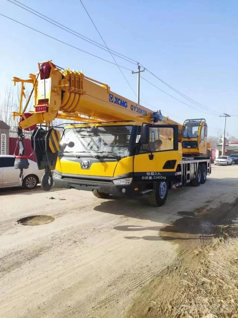 XCMG QY30T Всъдеходни кранове