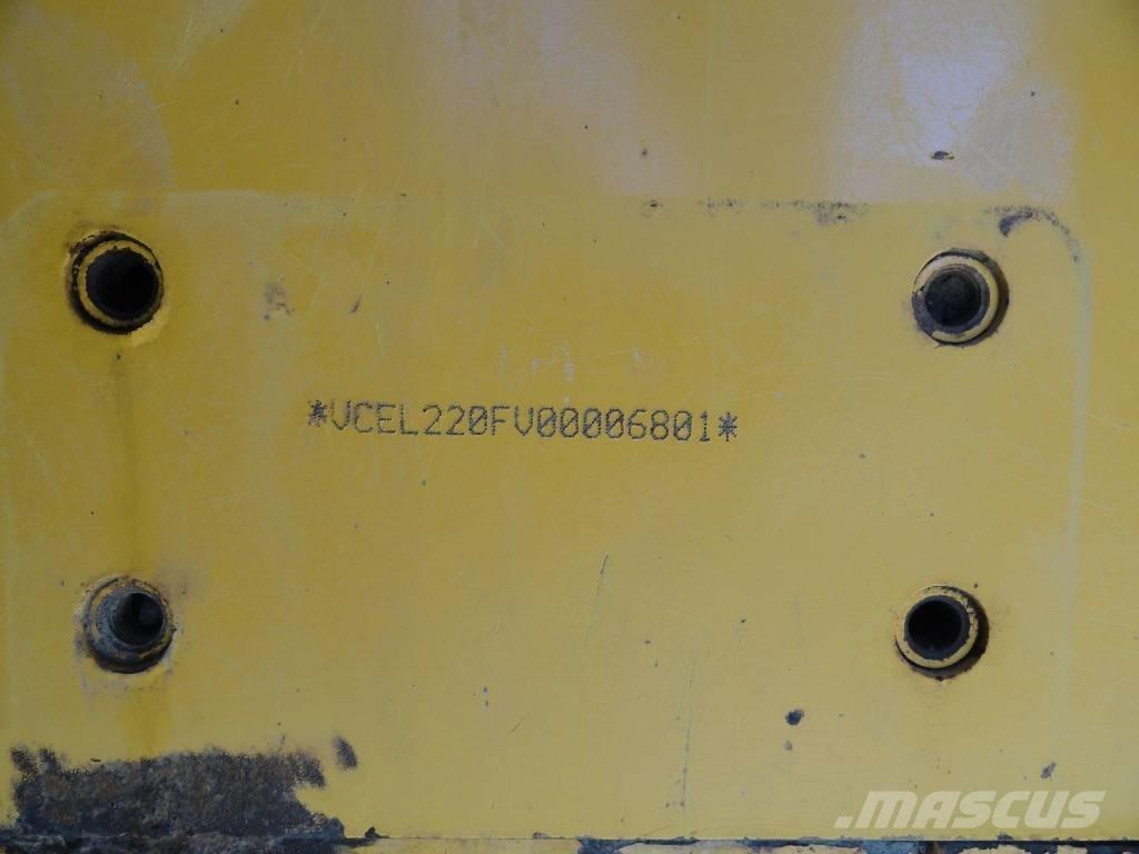 Volvo L 220 F Колесни товарачи