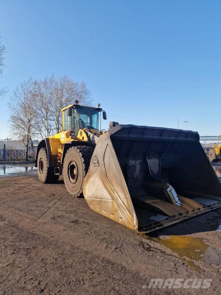 Volvo L 220 F Колесни товарачи