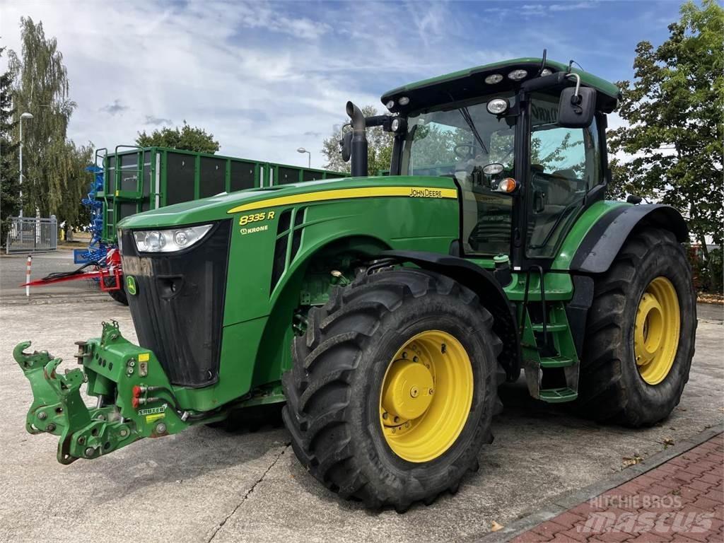 John Deere 8335R Трактори