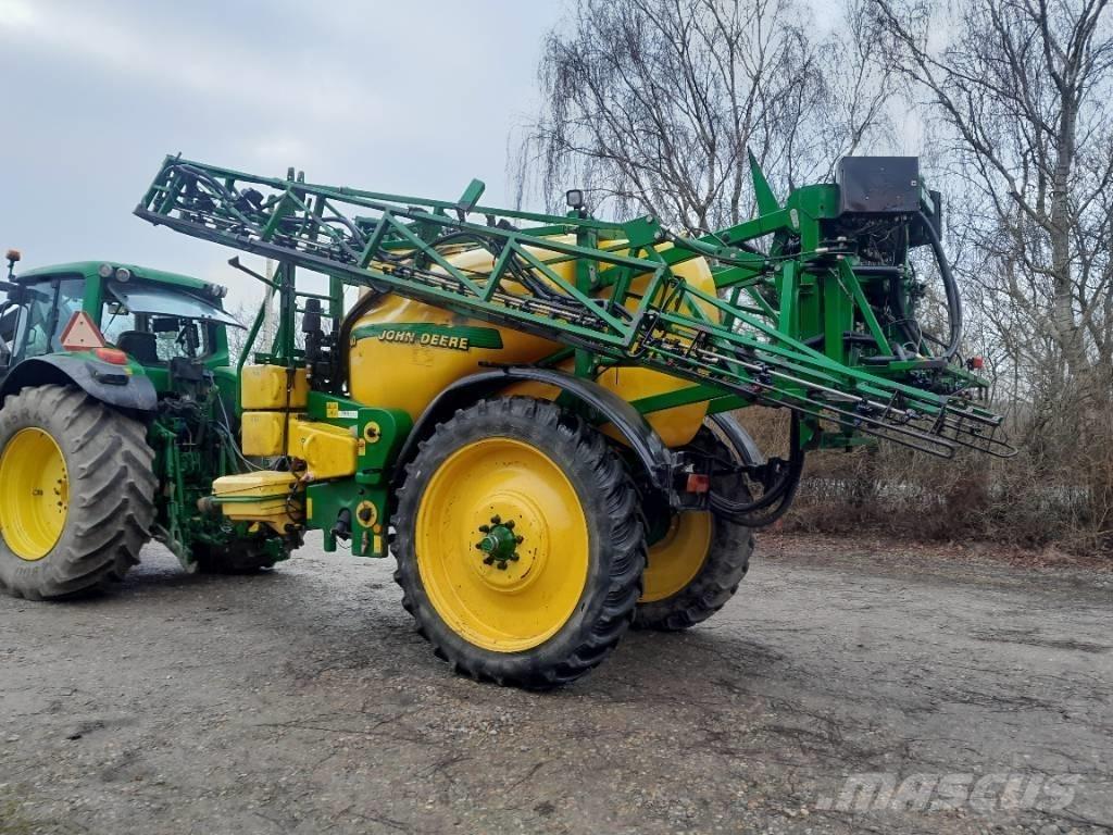 John Deere 840 Прикачни пръскачки
