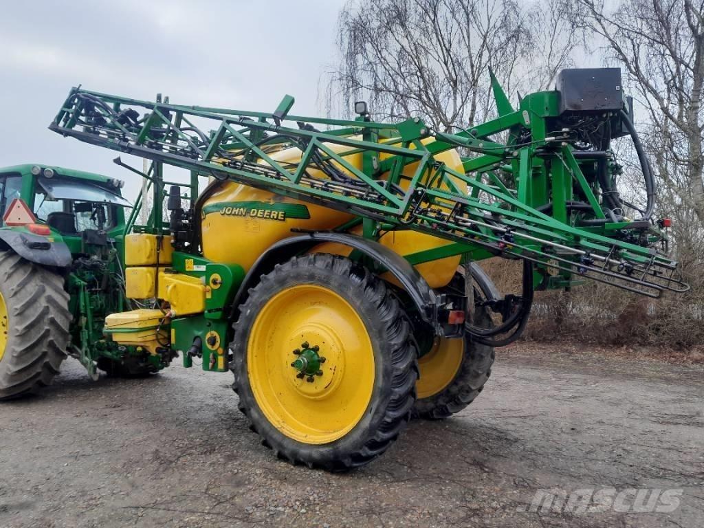 John Deere 840 Прикачни пръскачки
