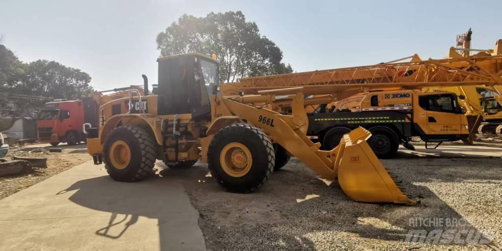 CAT 966 L Колесни товарачи