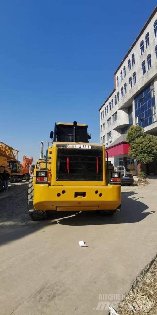 CAT 966 L Колесни товарачи