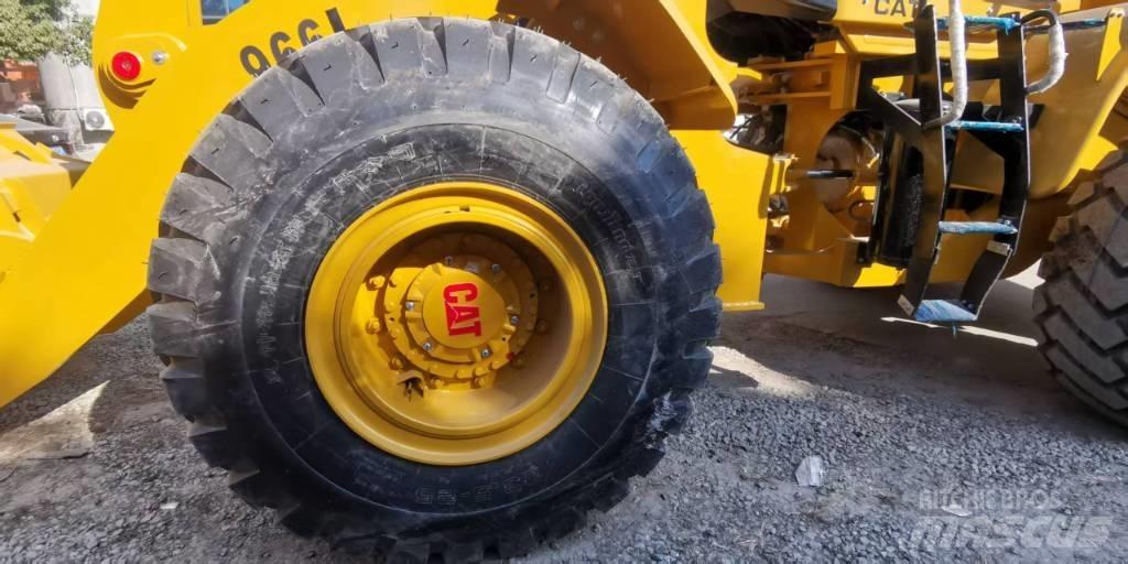 CAT 966 L Колесни товарачи