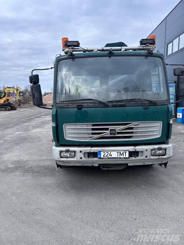 Volvo FL 6 Бордови камион / автолебедка