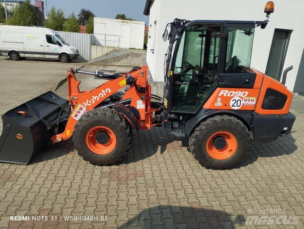 Kubota R090 Колесни товарачи