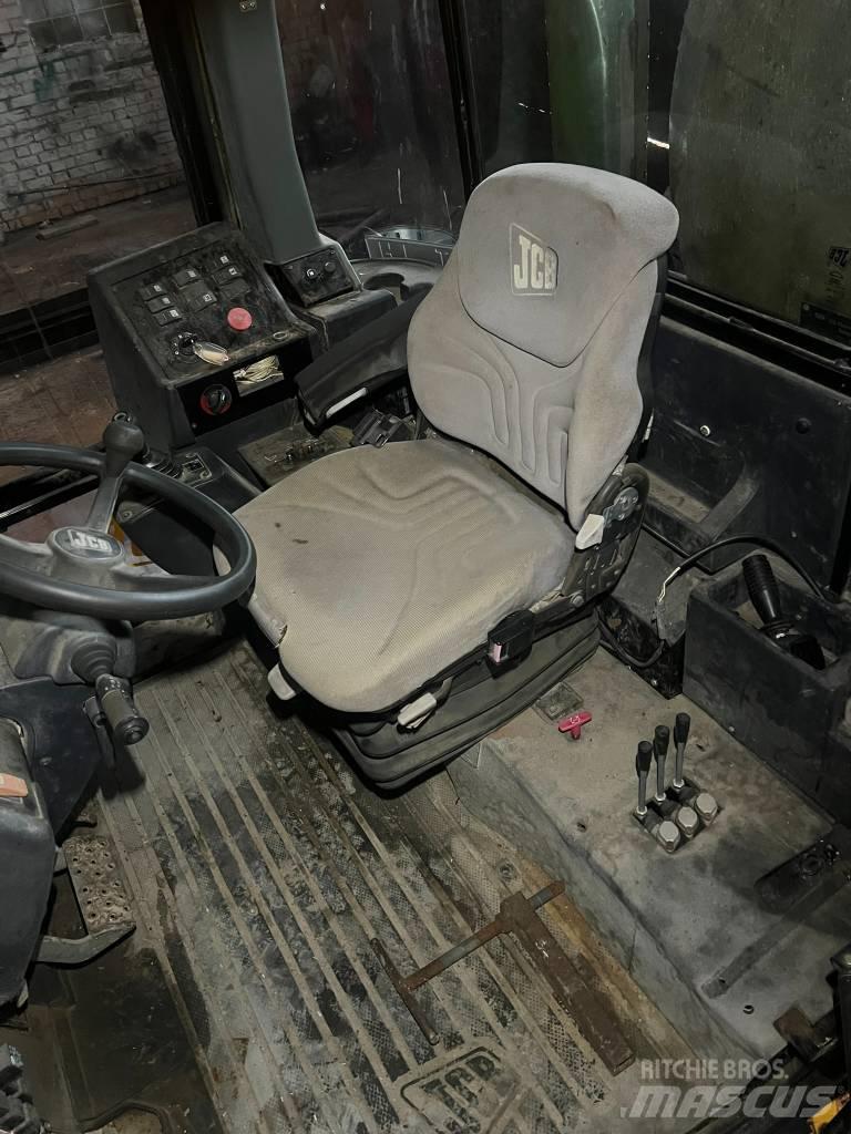 JCB 714 Цистерни за цимент