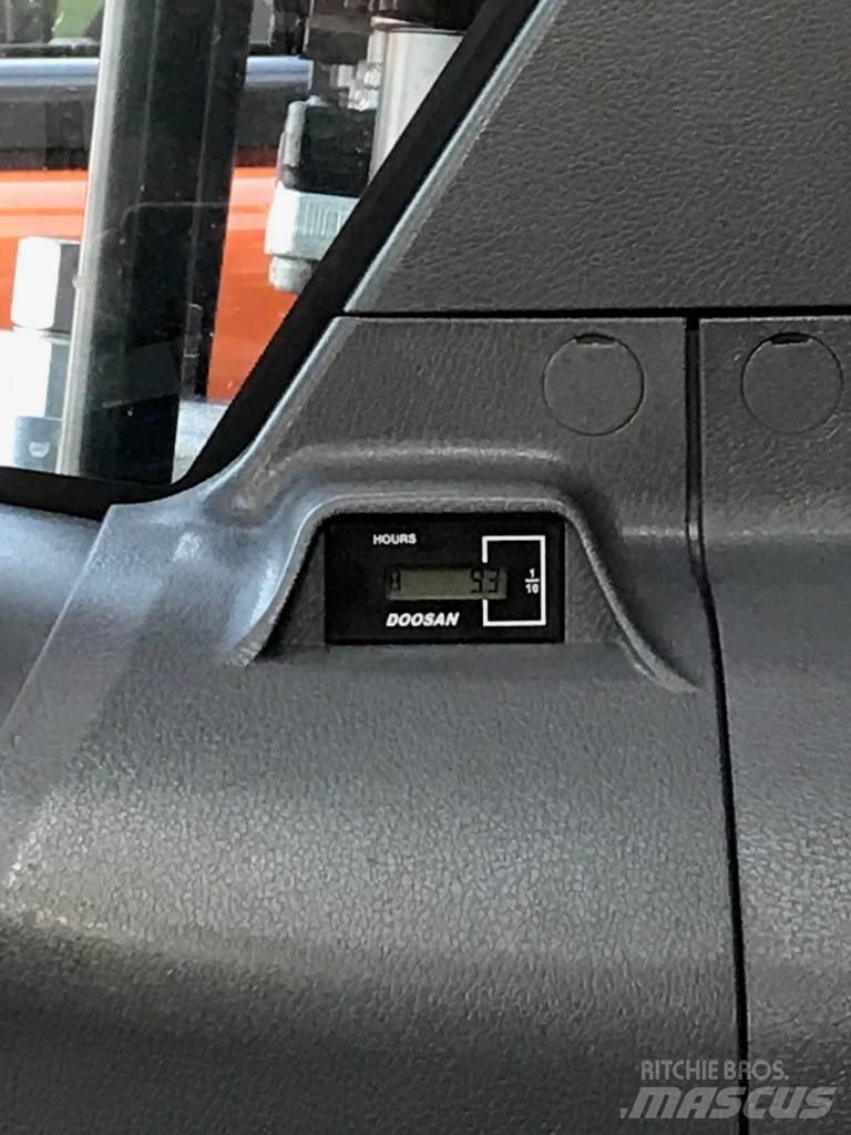 Develon DX 210 W-7 Колесни екскаватори