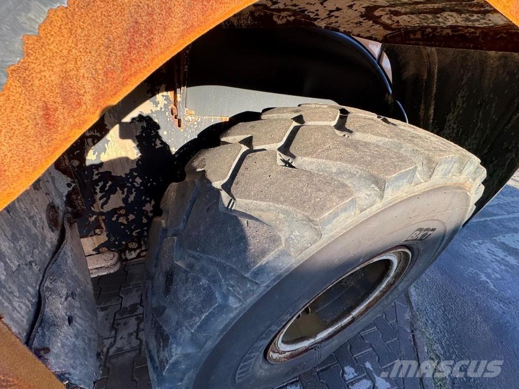 CASE 921 G Колесни товарачи